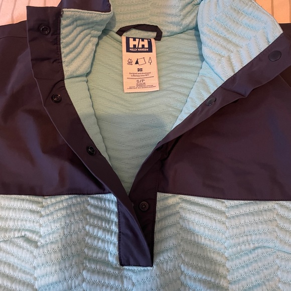 Helly Hansen Light Blue and Navy Quilted Top - Picture 4 of 7